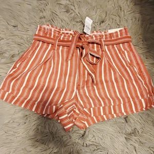 American Eagle NEW Hi-rise shorts